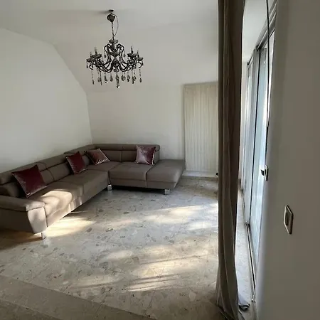 Maison De Luxe *